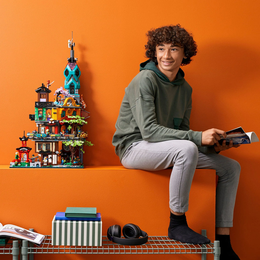 Building Toy with 19 Minifigures (5,685 Pieces) K194646