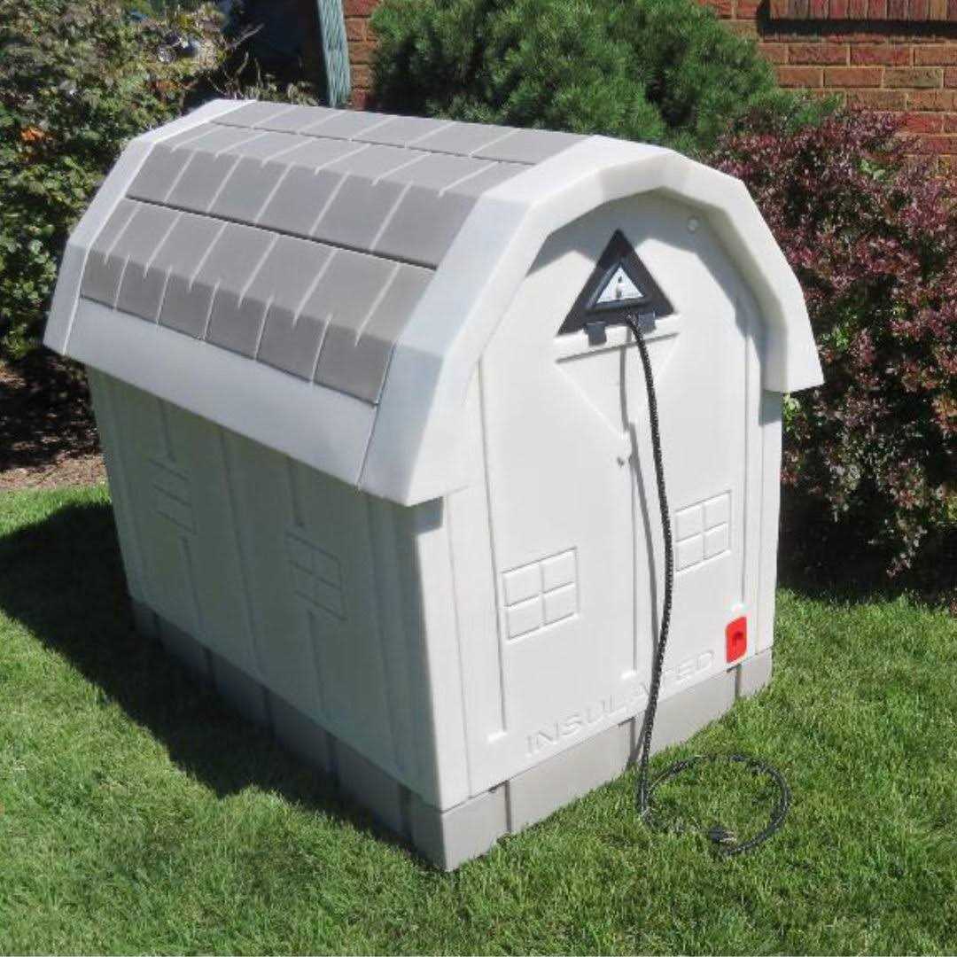 Insulated Dog House with Central Heater X629845