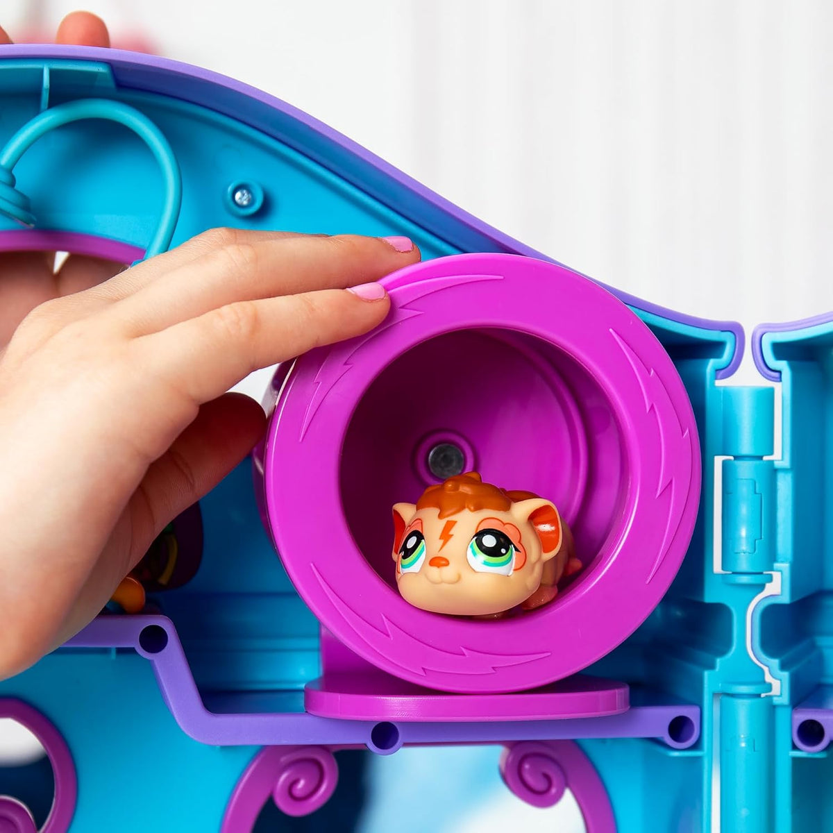 LPS Gen 7 Mystery Figures Playset X988763