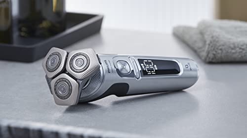 Wet and Dry Electric Shaver with SkinIQ F787