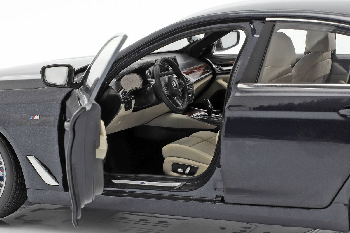 1/18 Scale BMW 5 Series Black Sapphire F71796