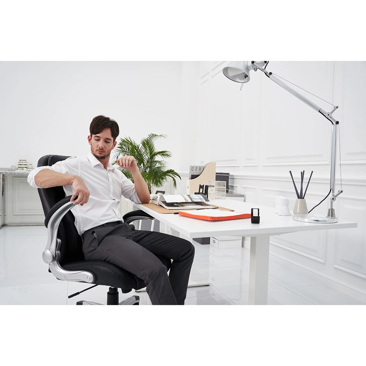 Ergonomic PU Leather Office Chair J258